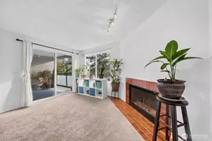 2515 NE 4th St, Renton, WA 98056 - Photo 4