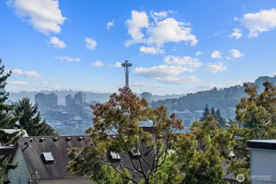 4521 Sunnyside Avenue N #A, Seattle, WA 98103 - Photo 2