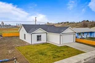 248 SE Pioneer Ave, Ephrata, WA 98823 - Photo 2