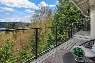 14214 Westwood Place NE, Seattle, WA 98125 - Photo 10