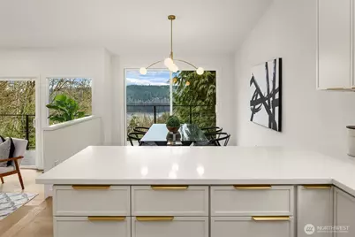 14214 Westwood Place NE, Seattle, WA 98125 - Photo 12