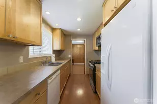 715 Sunrise Pl SW, Issaquah, WA 98027 - Photo 8