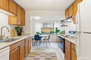 2136 N 90th St, Seattle, WA 98103 - Photo 14