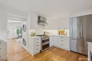 9209 20th Ave NE, Seattle, WA 98115 - Photo 10