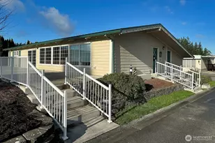 225 NE Ernst St, Oak Harbor, WA 98277 - Photo 36