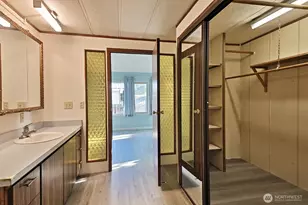 225 NE Ernst St, Oak Harbor, WA 98277 - Photo 24