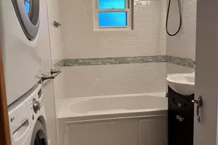 4840 Terrace Dr NE, Seattle, WA 98105 - Photo 14