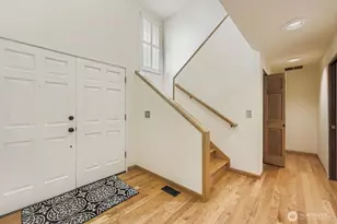 17012 SE 40th Ct, Bellevue, WA 98008 - Photo 4