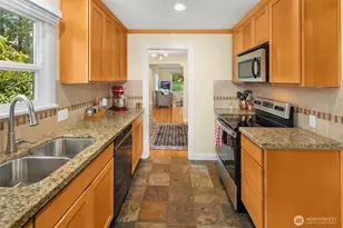 240 Janet Ave N, North Bend, WA 98045 - Photo 10