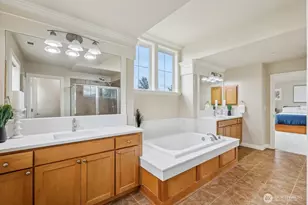 721 Lingering Pine Dr NW, Issaquah, WA 98027 - Photo 32