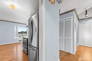 924 Shorewood Dr, Bremerton, WA 98312 - Photo 8