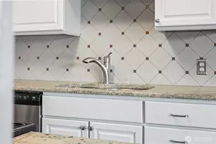 924 Shorewood Dr, Bremerton, WA 98312 - Photo 12