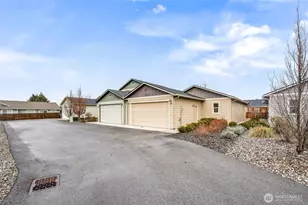 438 S Kansas Loop, East Wenatchee, WA 98802 - Photo 2