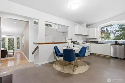 2431 Evergreen Point Rd, Medina, WA 98039 - Photo 10