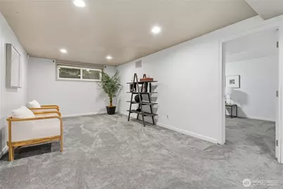 2431 Evergreen Point Rd, Medina, WA 98039 - Photo 32