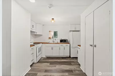 16503 Village Drive SE, Rainier, WA 98576 - Photo 8