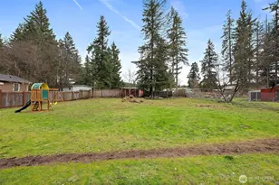 16503 Village Dr SE, Rainier, WA 98576 - Photo 20
