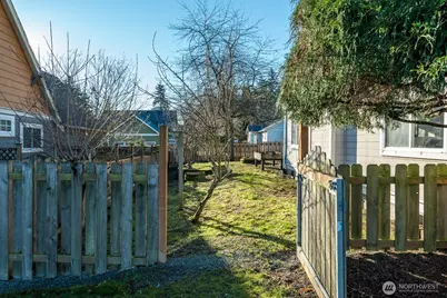 2209 25th Street, Anacortes, WA 98221 - Photo 28