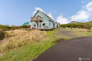 1272 Cutlass Ct, Ocean Shores, WA 98569 - Photo 2