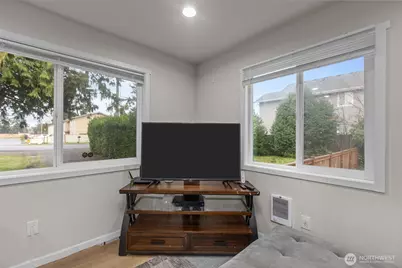 10639 Sheridan Avenue S, Tacoma, WA 98444 - Photo 8