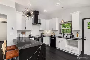 1403 SW Thistle St, Seattle, WA 98106 - Photo 4