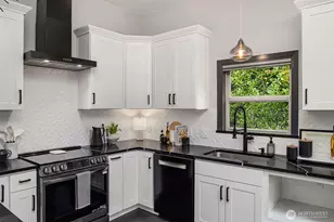 1403 SW Thistle St, Seattle, WA 98106 - Photo 32