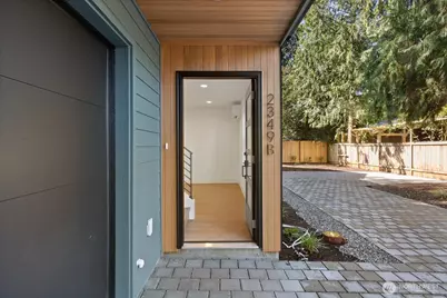 2349 NE 127th Street #B, Seattle, WA 98125 - Photo 2