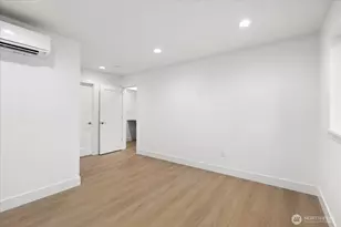 2349 NE 127th St, Seattle, WA 98125 - Photo 16