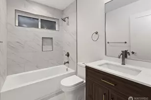 2349 NE 127th St, Seattle, WA 98125 - Photo 12