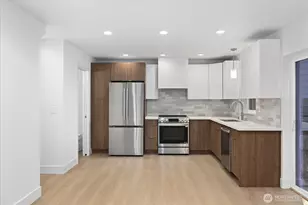 2349 NE 127th St, Seattle, WA 98125 - Photo 10