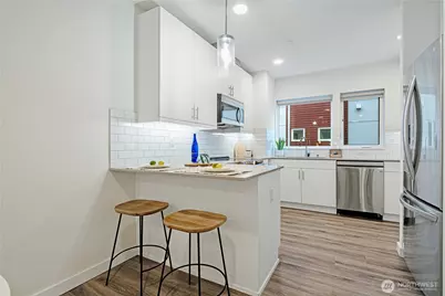 12526 15th Avenue NE #B, Seattle, WA 98125 - Photo 10