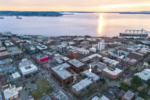 275 W Roy St, Seattle, WA 98119 - Photo 26