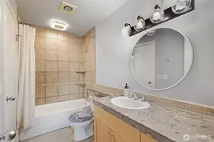 275 W Roy St, Seattle, WA 98119 - Photo 12