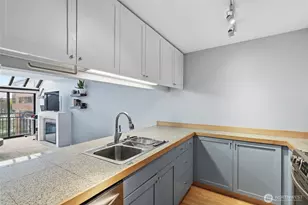 275 W Roy St, Seattle, WA 98119 - Photo 8