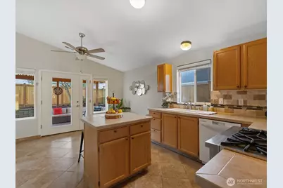 6418 105th Place NE, Marysville, WA 98270 - Photo 12