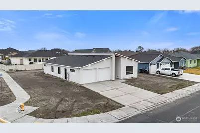 501 S Sand Dune Road, Moses Lake, WA 98837 - Photo 2