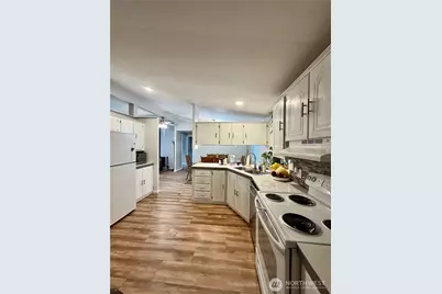 9065 Steele Creek Loop NE, Bremerton, WA 98311 - Photo 8