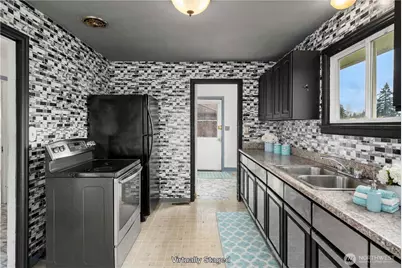 177 S 72nd Street, Tacoma, WA 98408 - Photo 2