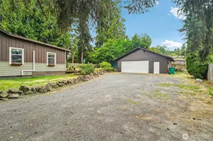 23716 Locust Wy, Bothell, WA 98021 - Photo 2