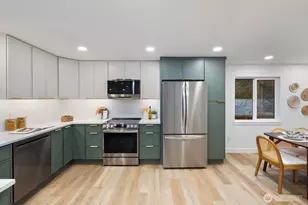 104 NE 85th St, Seattle, WA 98115 - Photo 12