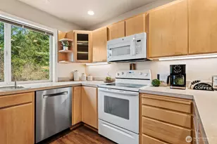 945 Rowe Rd, Camano Island, WA 98282 - Photo 10