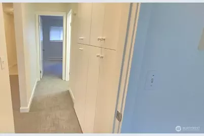 13821 SE Allen Road, Bellevue, WA 98006 - Photo 10