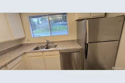 13821 SE Allen Road, Bellevue, WA 98006 - Photo 14