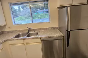 13821 SE Allen Rd., Bellevue, WA 98006 - Photo 14