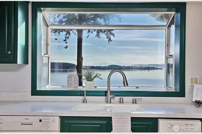 2820 SW Scenic Heights Street, Oak Harbor, WA 98277 - Photo 12