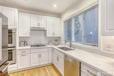 608 Bellevue Way SE #F1, Bellevue, WA 98004 - Photo 12