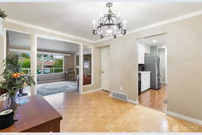 7747 37th Avenue NE, Seattle, WA 98115 - Photo 10