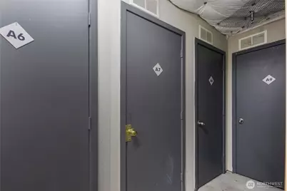 232 Belmont Avenue E #202, Seattle, WA 98102 - Photo 24