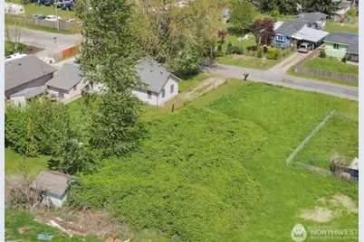 2606 16th Avenue NW, Puyallup, WA 98371 - Photo 2