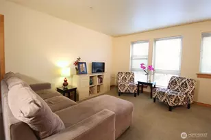 827 Hiawatha Pl S, Seattle, WA 98144 - Photo 6